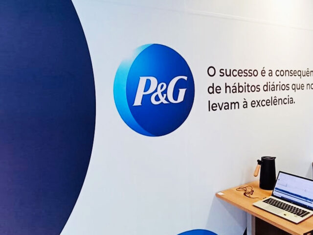 Papel de parede personalizado com logotipo: Tendência para empresas modernas